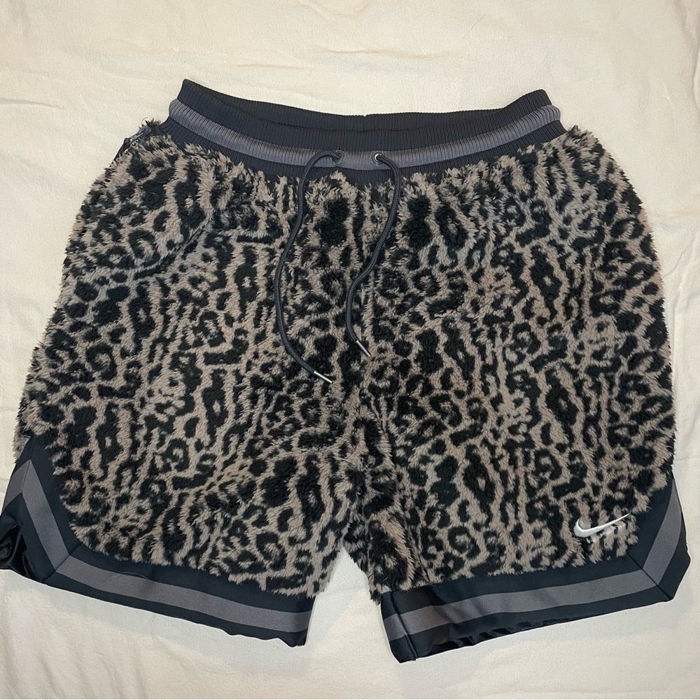 Nike Sherpa Cheetah Print Shorts Size Medium